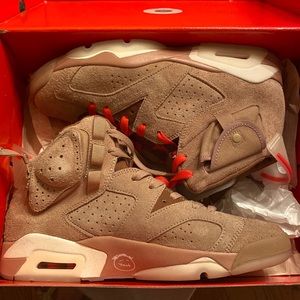 TRAVIS SCOTT AIR JORDANS! SIZE 10 MEN! WORN TWICE!